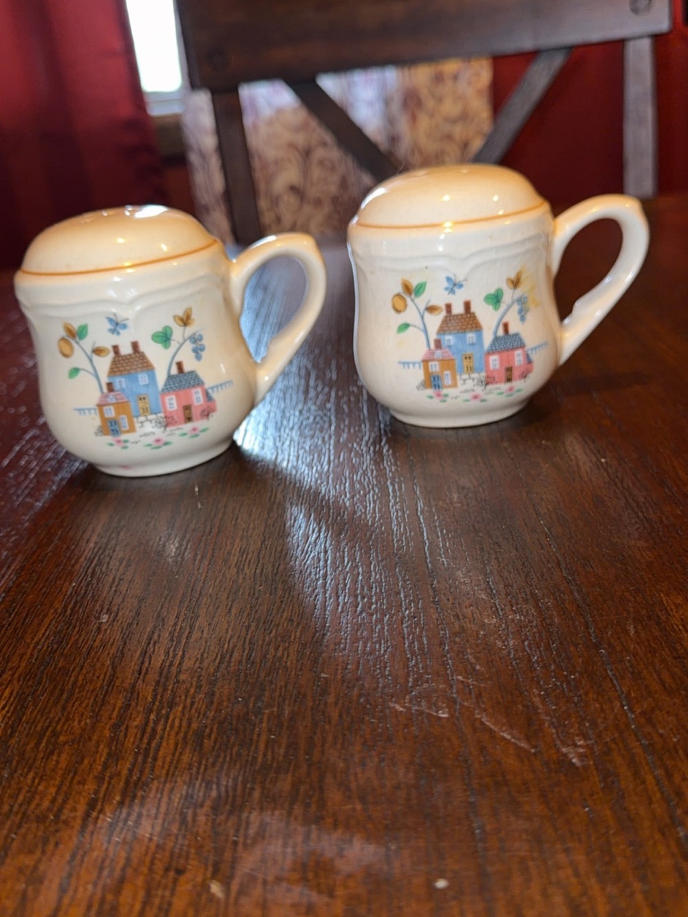Vintage International Heartland Handled Salt and Pepper Shakers